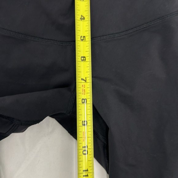 Lululemon Run For Your Life Crop Leggings. Size 2 - Picture 6 of 10